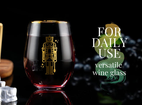 Onebttl cristal claro y dorado en vaso de vino para brindar con estilo.