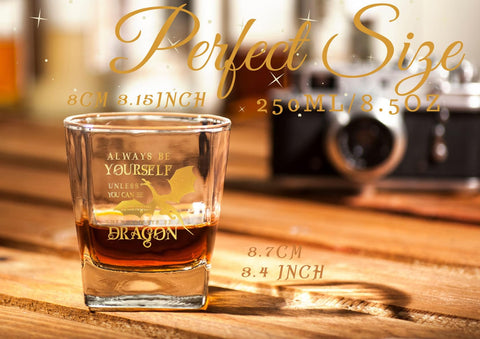 Onebttl Dragon Whisky Glass, uso en casa, ideal para momentos de relajación.