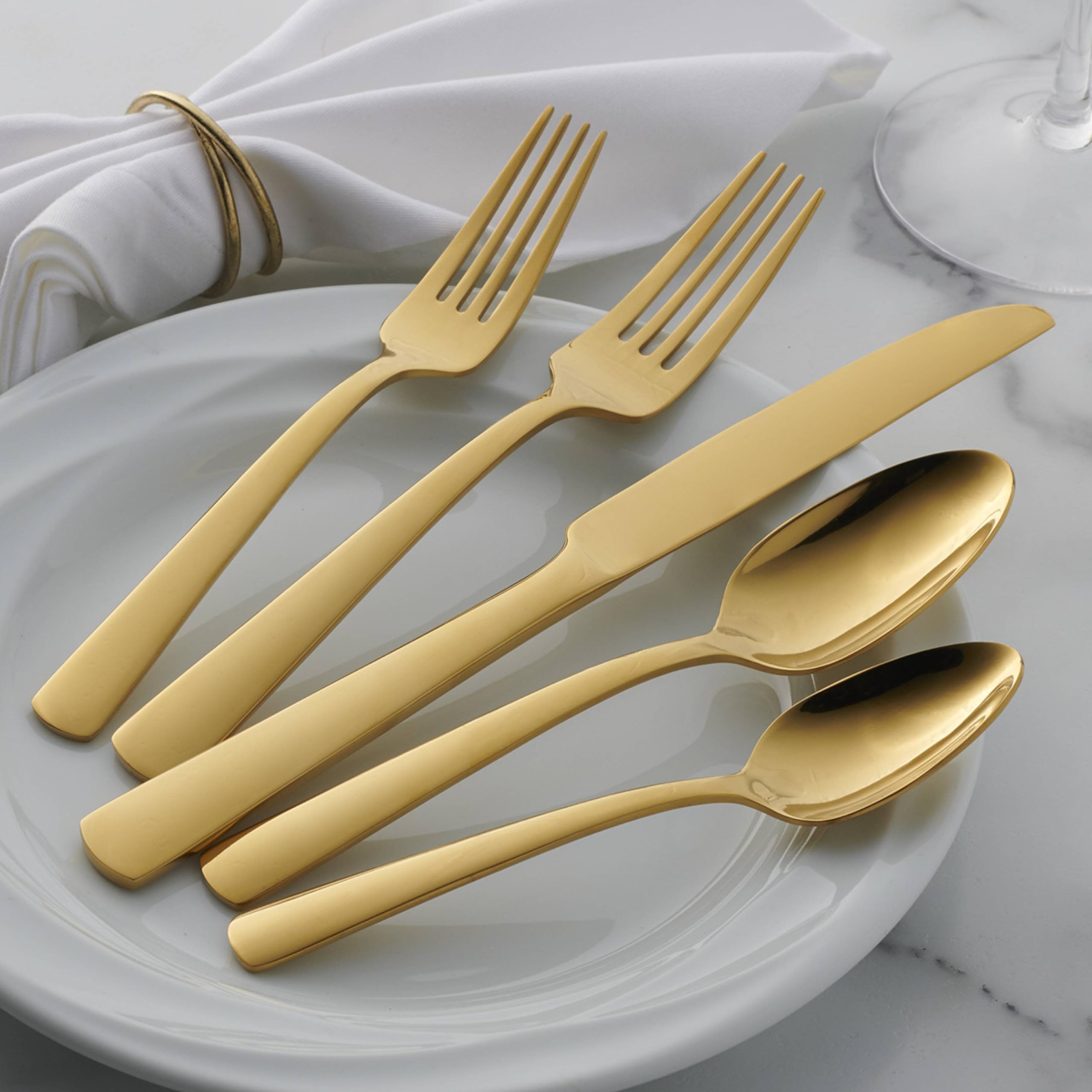 Oneida Aptitude Gold 20pc cucharas de ensalada con acabado espejo.