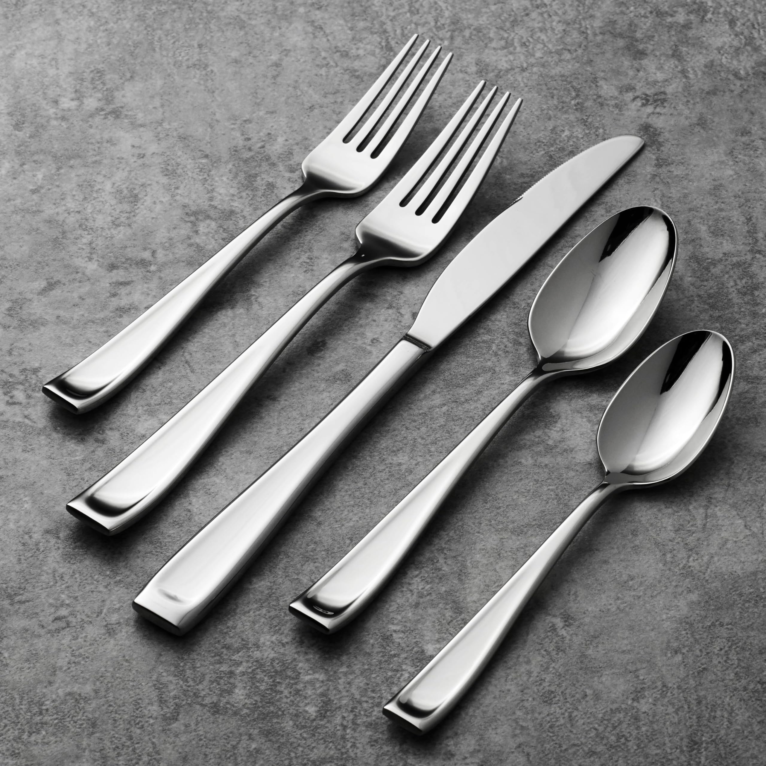 Oneida Moda: tenedor de cena resistente a la corrosión para durar años
