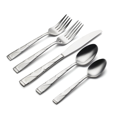 Diseño espiral embosado en cada cubierto Toscana para mesa elegante.