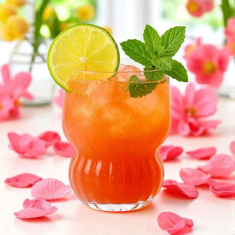 Vaso Oojami claro sin tallo, perfecto para cócteles en eventos.