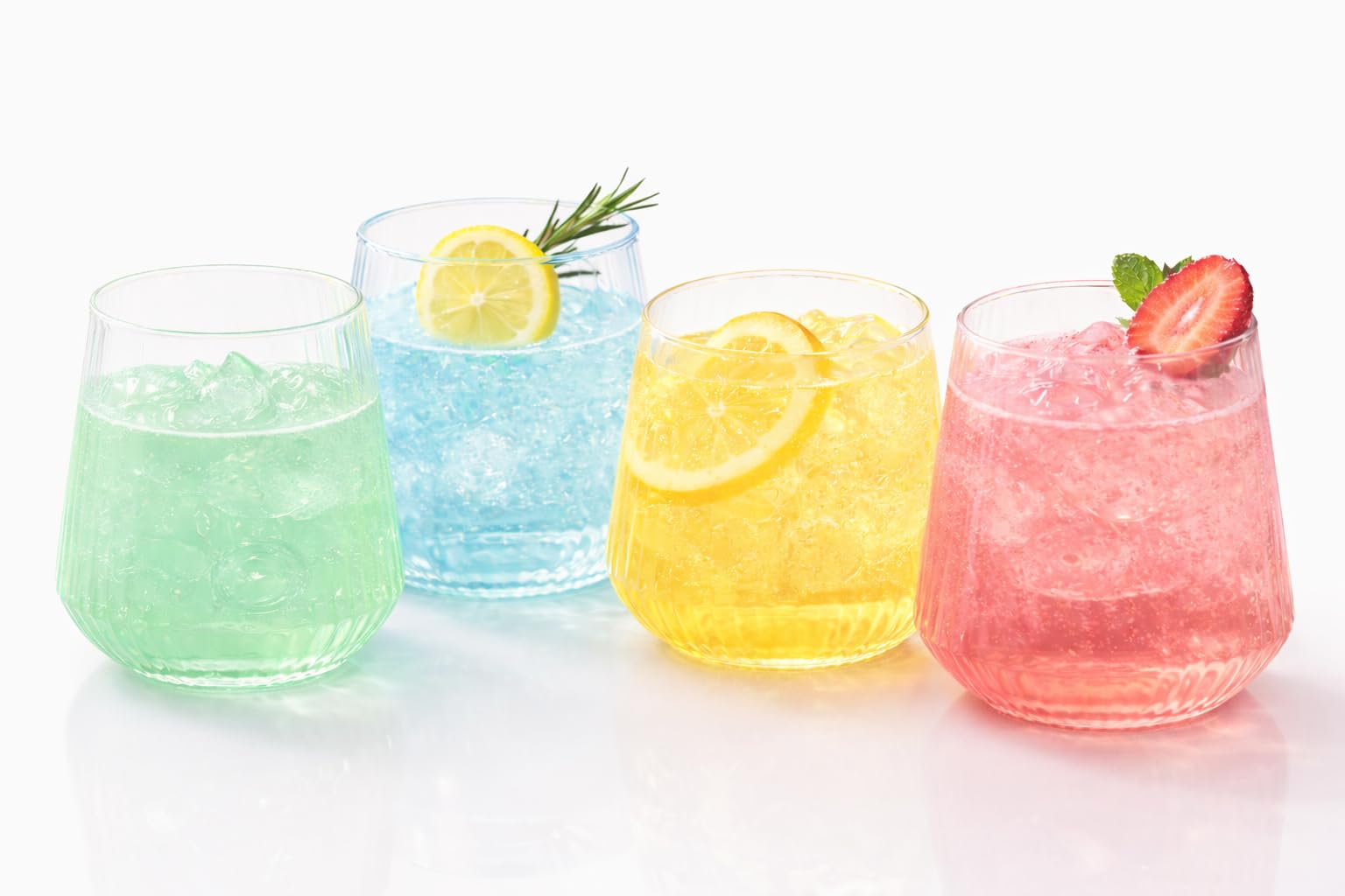 Vaso Oojami 12oz para vino con borde ondulado, perfecto para reuniones al aire libre