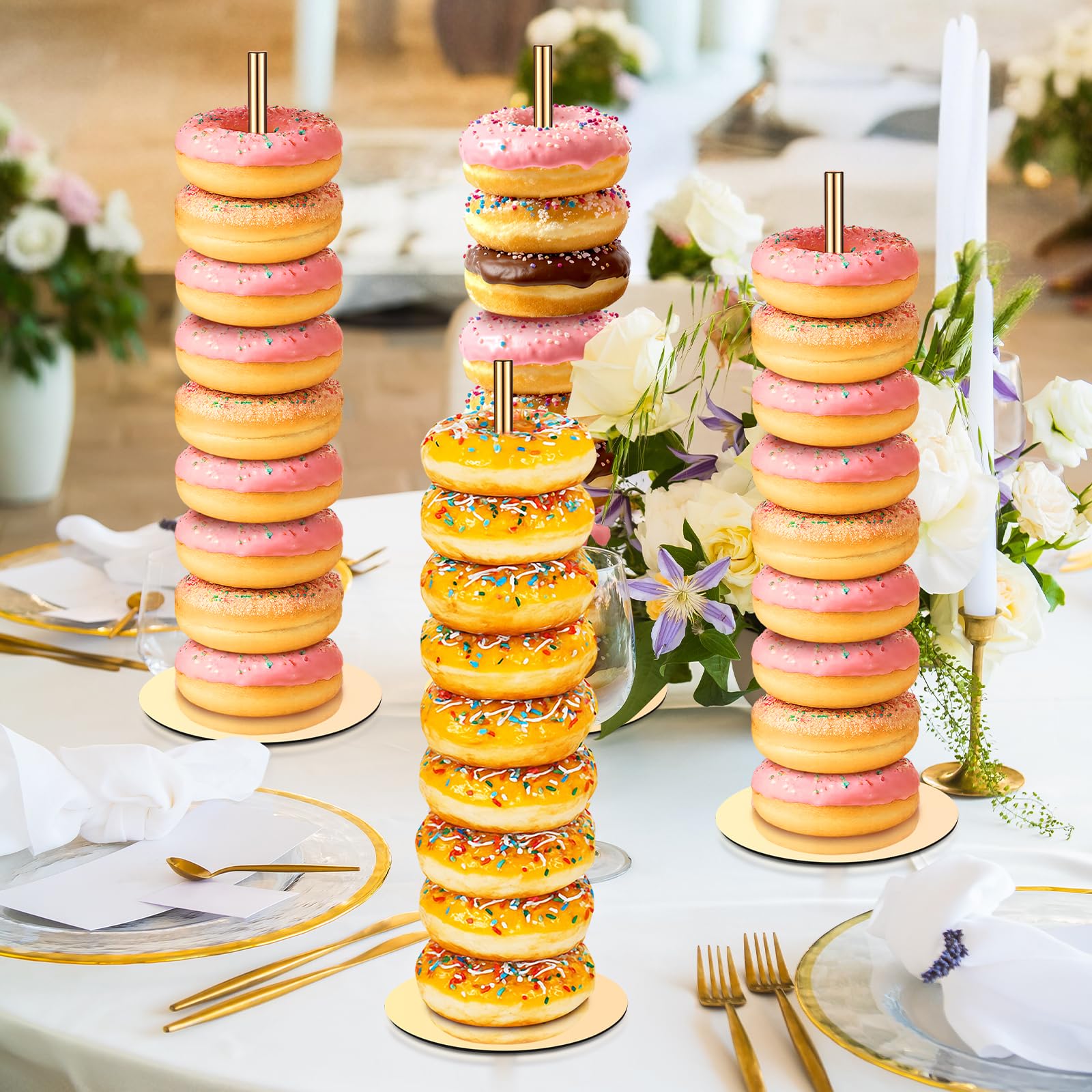 Otoolling Donut Stand Torre Dorado – acabado dorado que complementa la decoración.