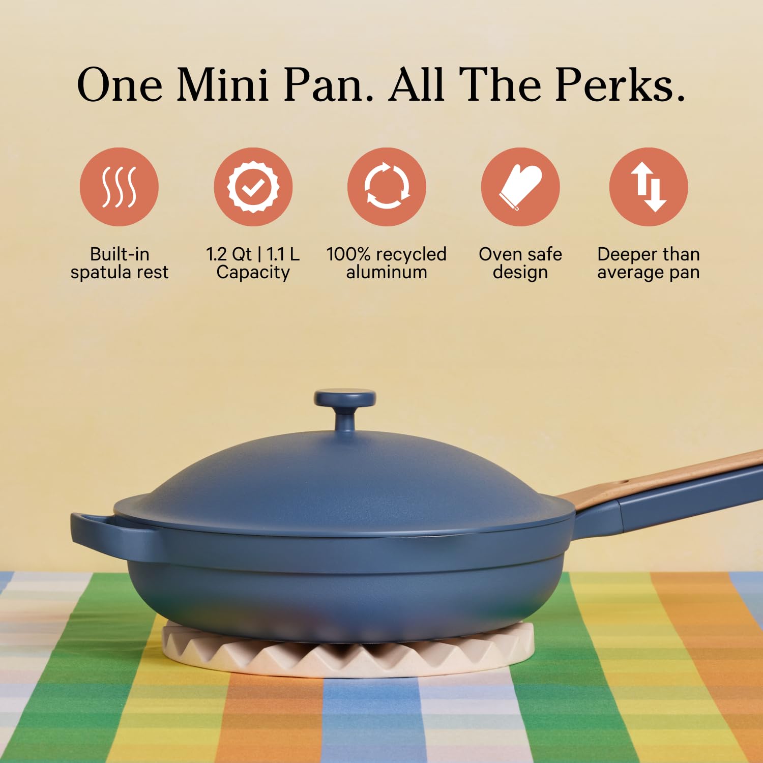 Our Place Mini Always Pan con tapa modular para control de cocción y vapor.