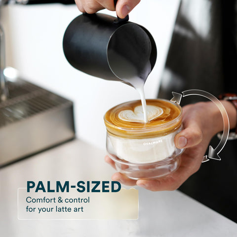 Ovalware tazas latte doble pared ergonómicas en la mano