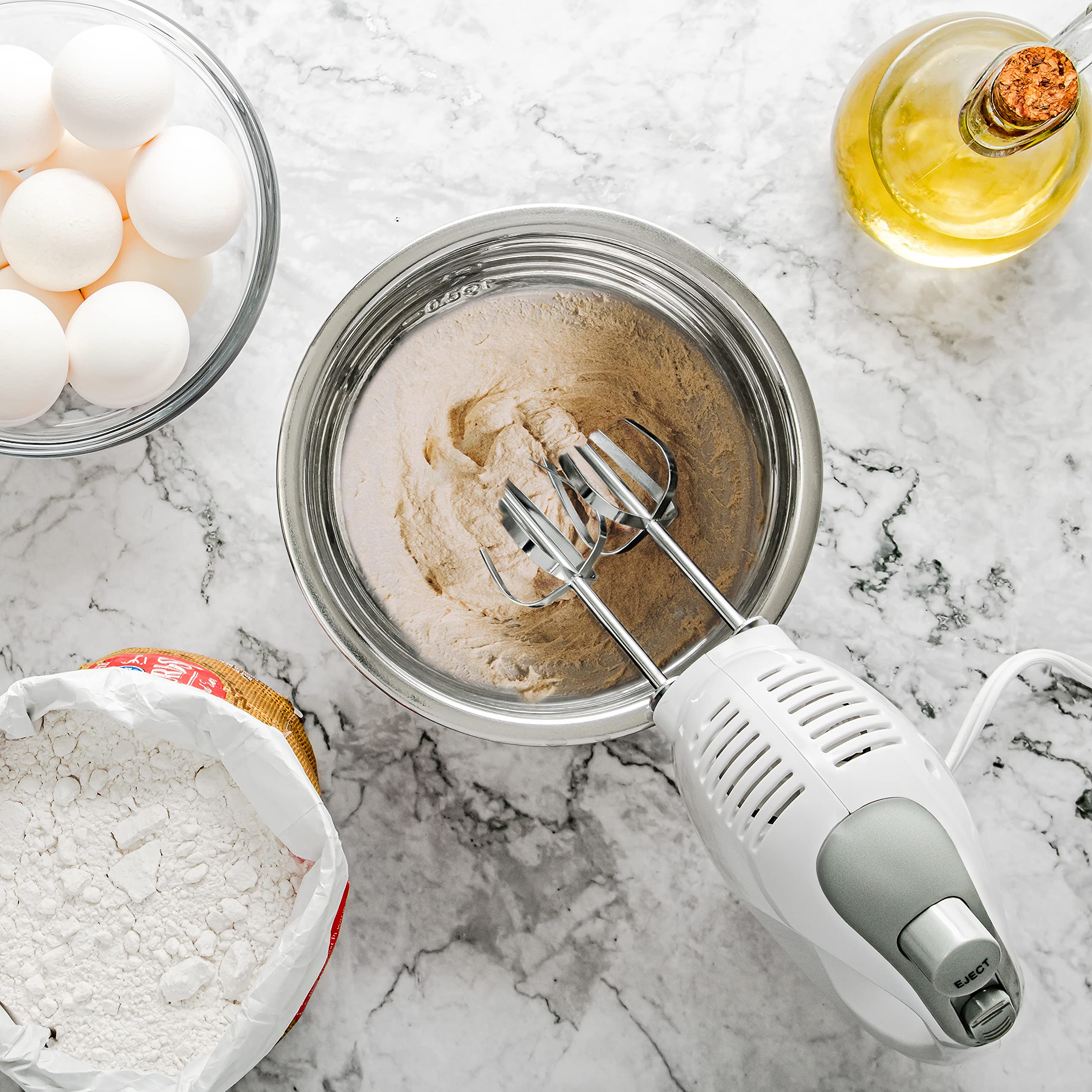 Ideal para cocinar, hornear y batir en casa con HM151W.