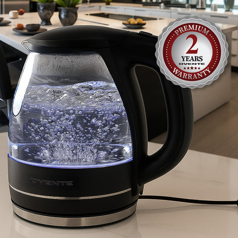 Hervidor OVENTE KG83 acabado de vidrio y acero para cocina moderna.