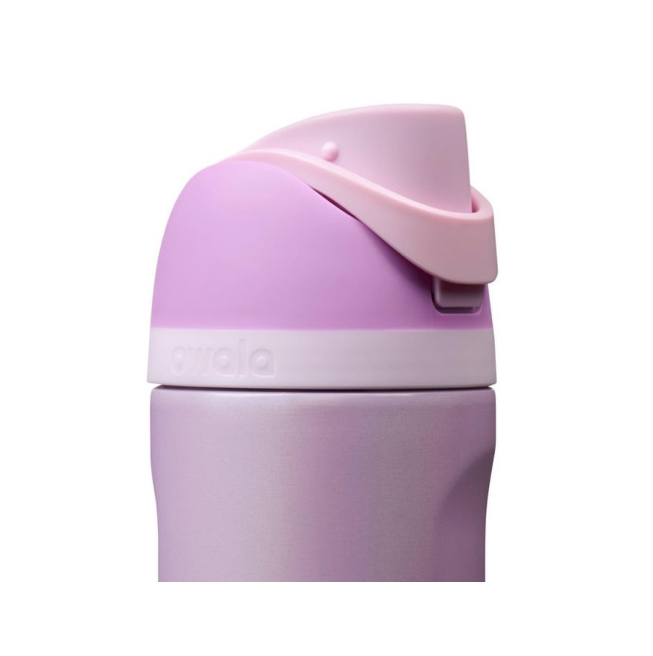 Owala FreeSip First Crush en uso dentro de una mochila y portavasos, ideal para transporte diario