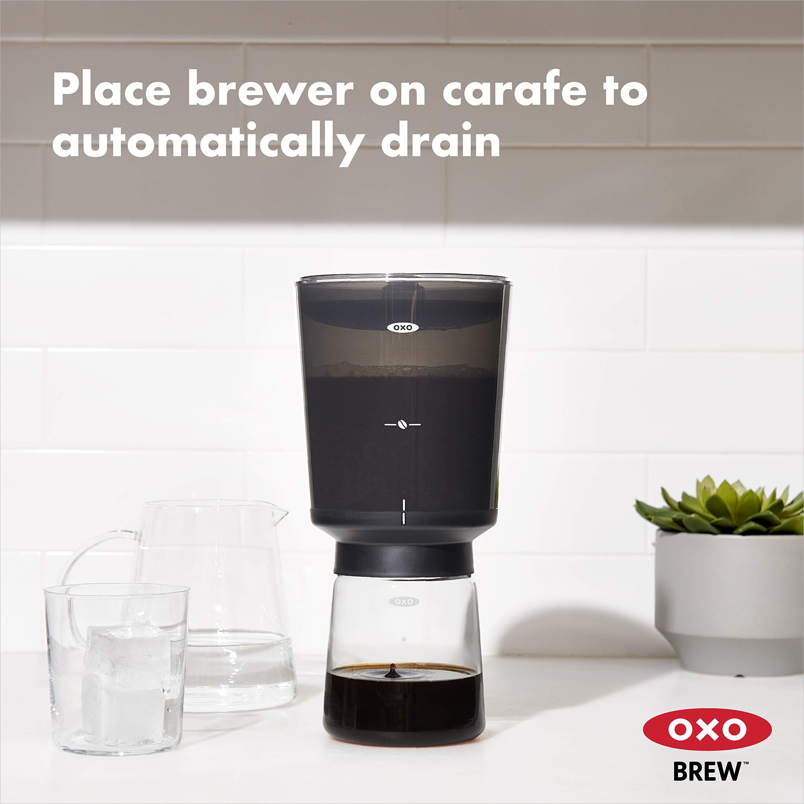 OXO Brew Compacto Contenedor de 24 onzas para concentrado versátil