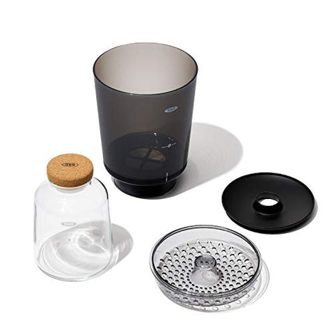 OXO Brew Compacto Sellos seguros mantienen estable el concentrado