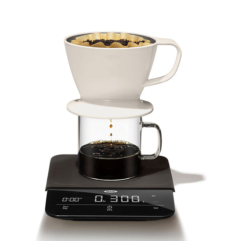 Función tara automática de OXO Brew para añadir ingredientes.