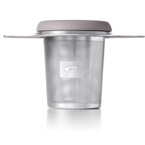 Tapa doble de OXO BREW que funciona como bandeja de goteo