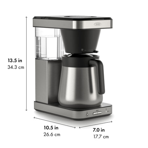 Jarra térmica de acero inoxidable de OXO Brew mantiene el café caliente.