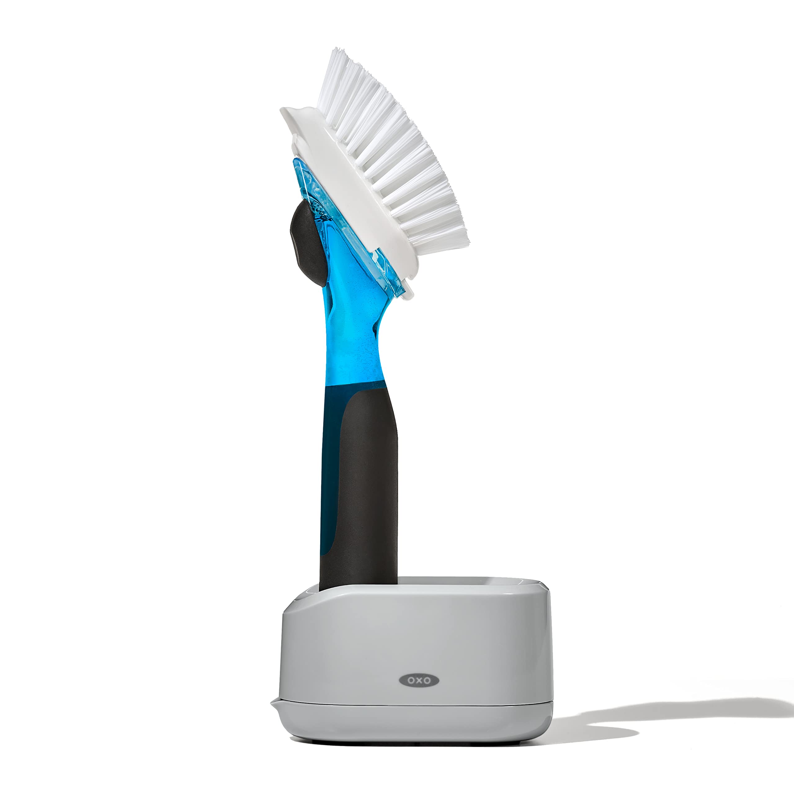Brocha dispensadora de jabón OXO frente, aplica jabón sin goteos.