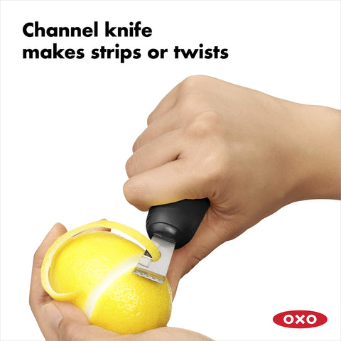 OXO Good Grips Cabezal de acero inoxidable, resistente a la oxidación.