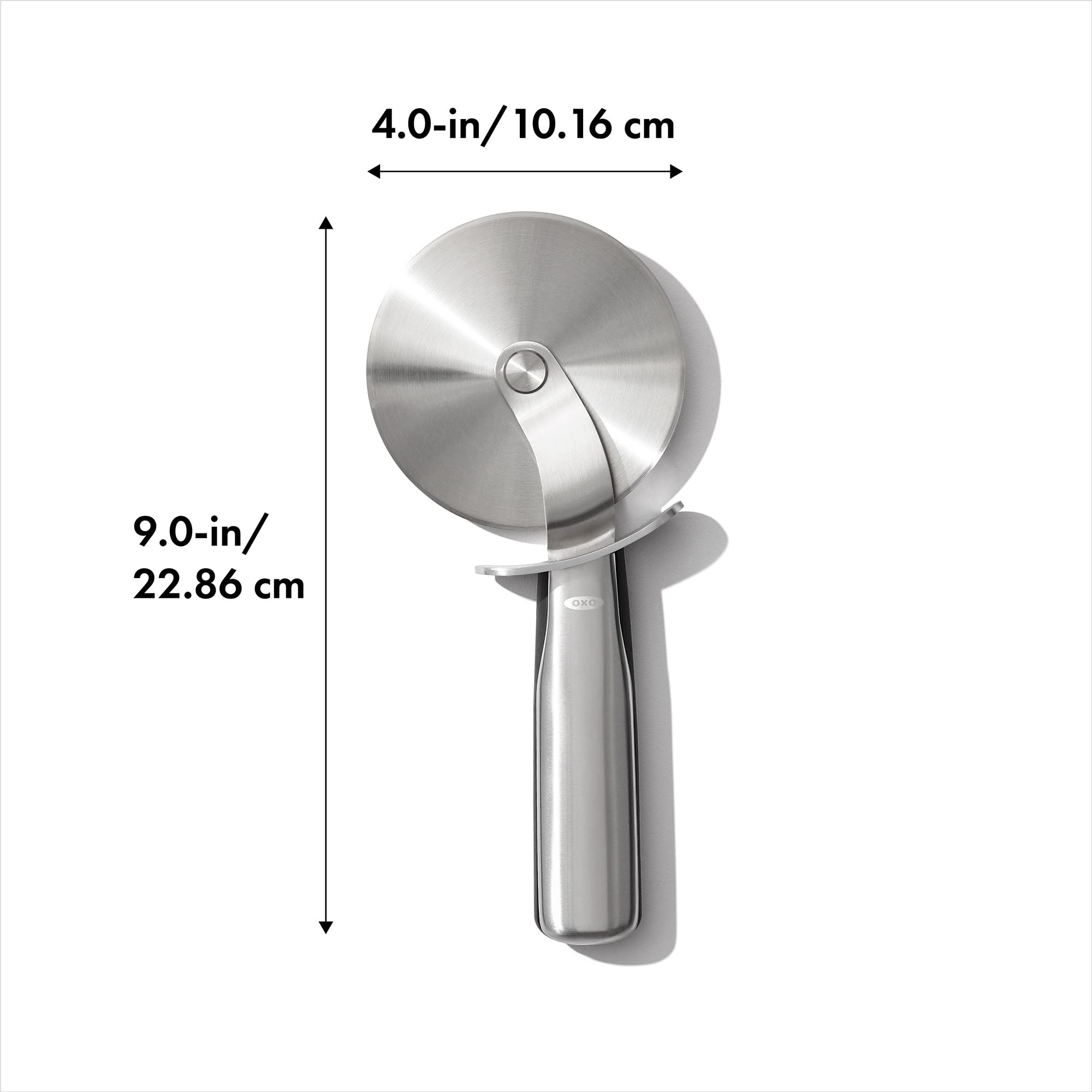 OXO corte de 4 pulgadas para pizzas con bordes gruesos.