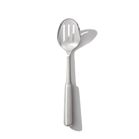 OXO Cuchara ranurada de acero inoxidable, perfecta para servir y escurrir.