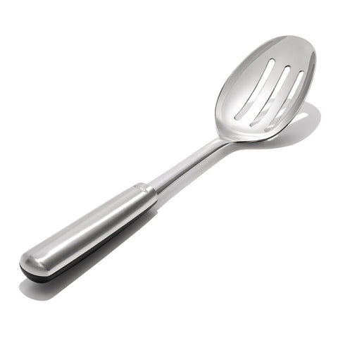 OXO Cuchara ranurada con drenaje eficiente para líquidos sin salpicaduras.