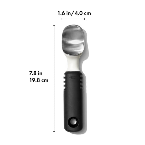 Diseño ergonómico de OXO para mayor comodidad durante el servicio