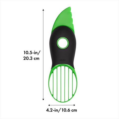Cortador OXO Good Grips deshuesa con giro rápido para quitar el hueso.