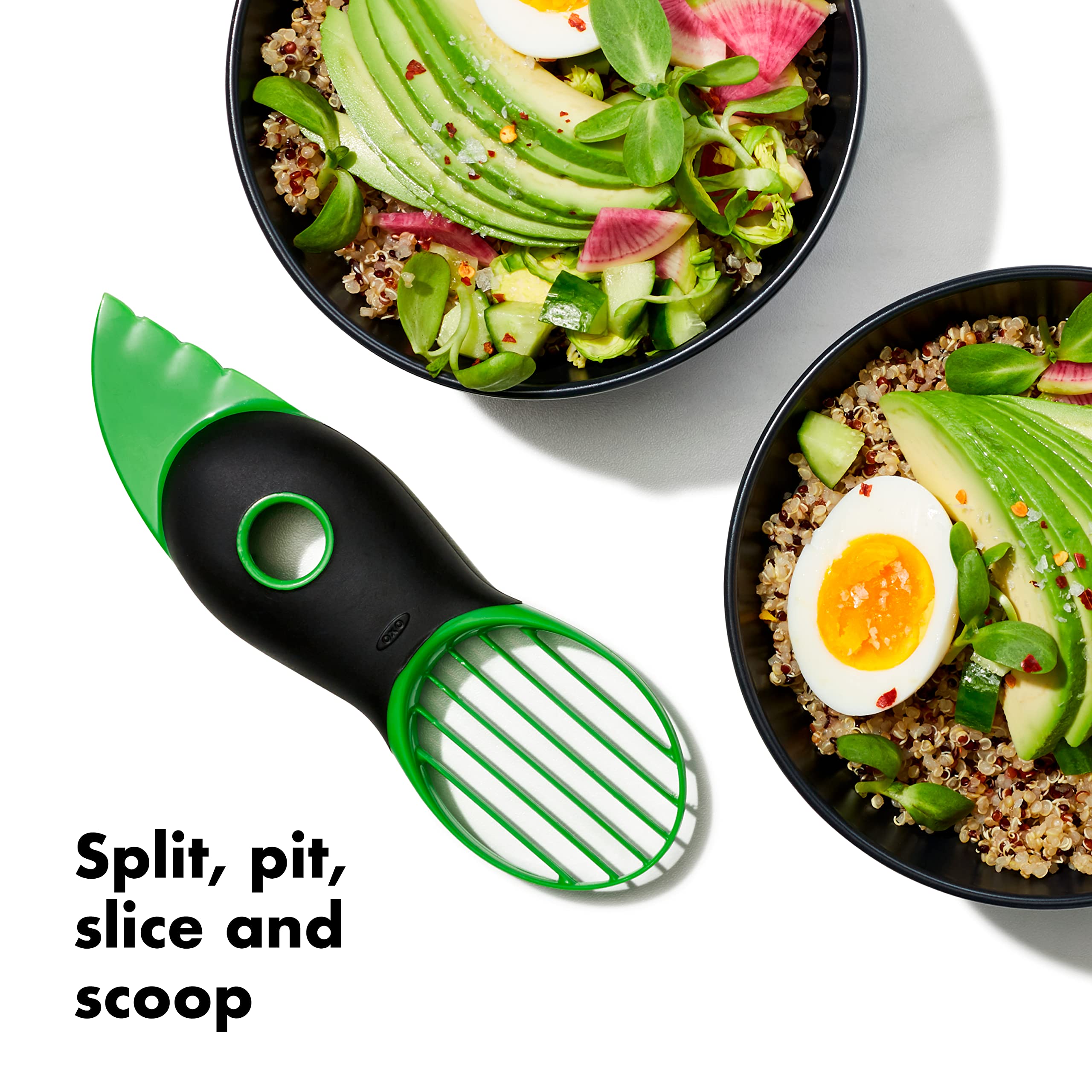 OXO Good Grips crea siete rebanadas uniformes del aguacate.