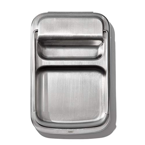 OXO Good Grips acabado de acero inoxidable brillante añade toque moderno.