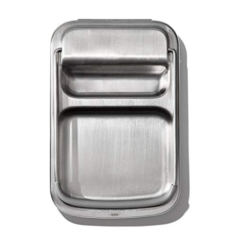OXO Good Grips acabado de acero inoxidable brillante añade toque moderno.