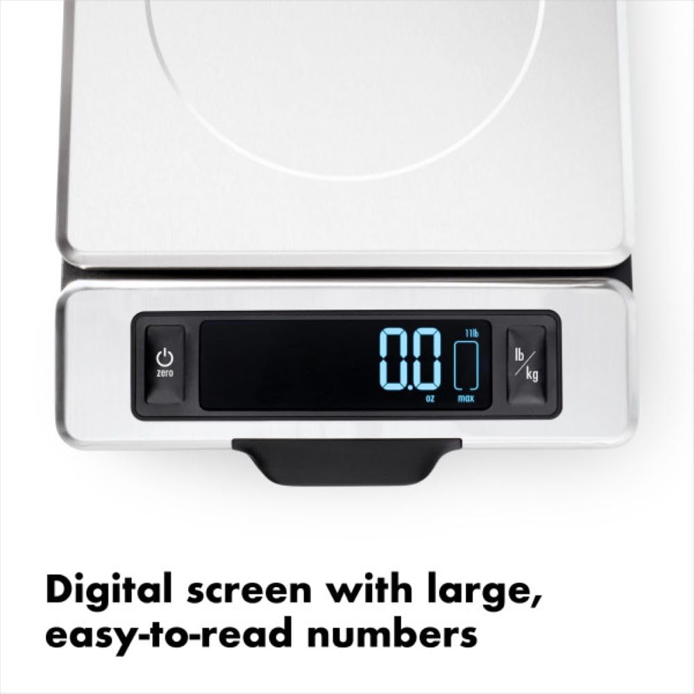 Pantalla digital grande de OXO Good Grips, lectura clara al medir ingredientes.