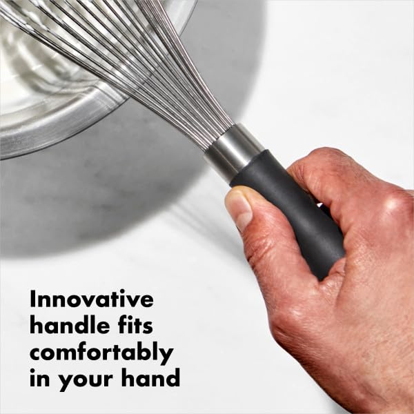Oxo Good Grips batidor globo mango suave evita deslizamiento mojado.