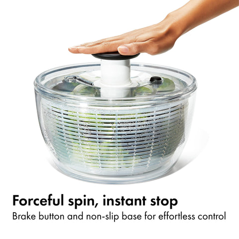 Oxo Good Grips base antideslizante mantiene estable la ensaladera.