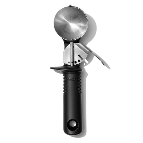 OXO Good Grips Classic Scoop diseño moderno para uso diario cómodo.