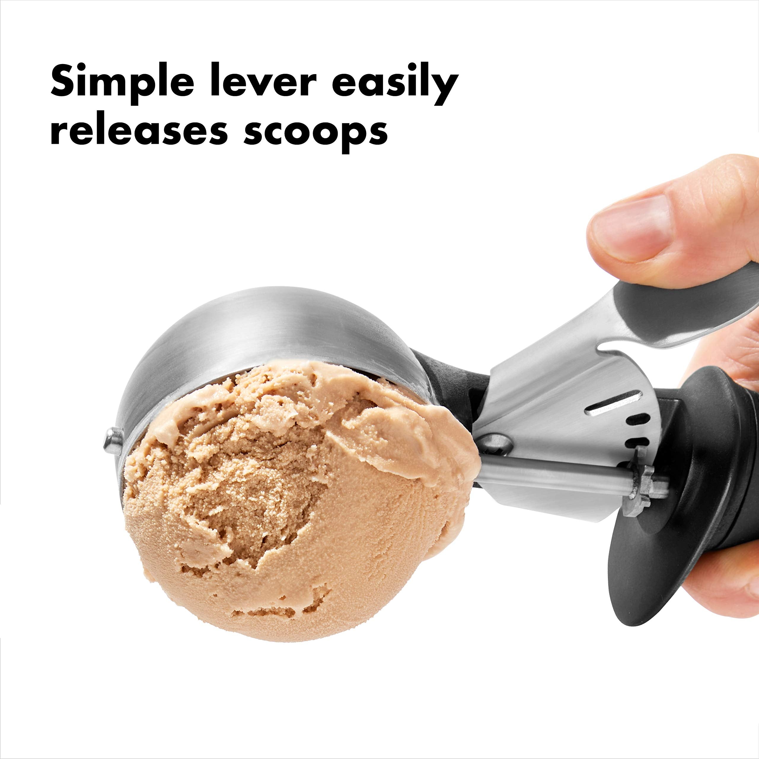 OXO Good Grips Classic Scoop mango suave para uso diario.