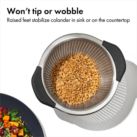 Colador OXO apilable para guardar en la cocina ahorrando espacio