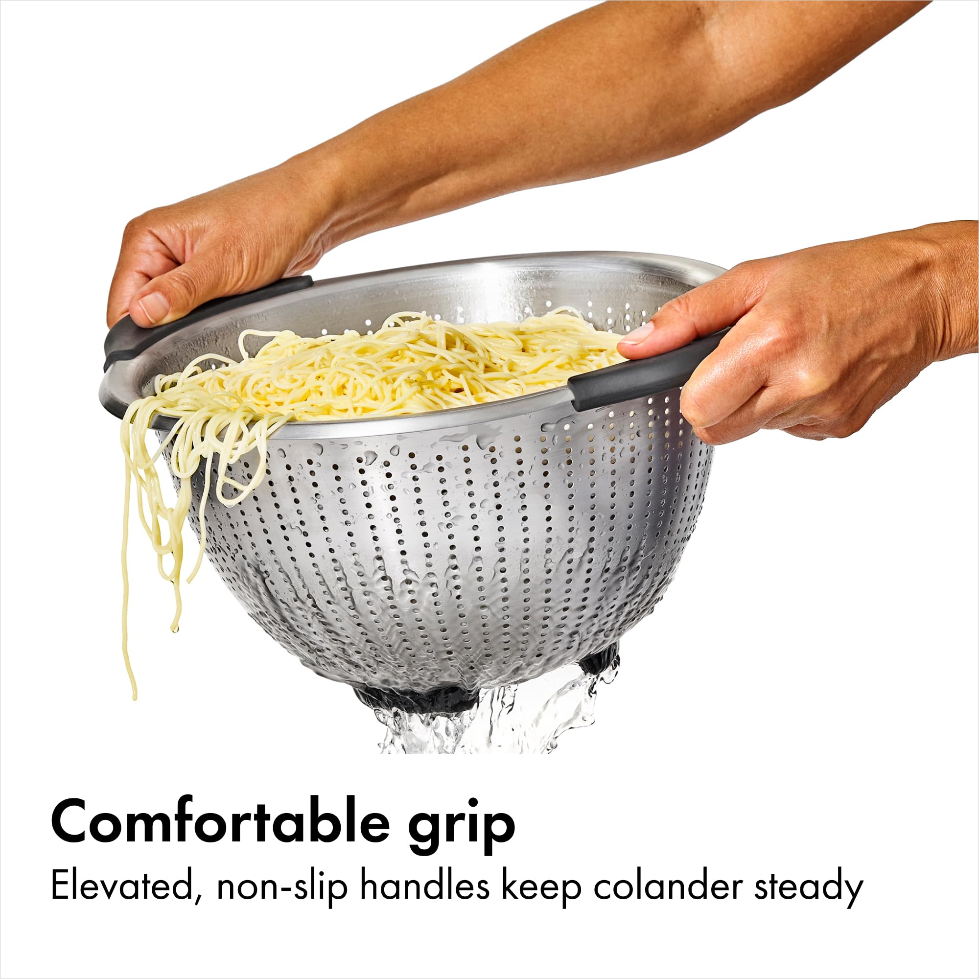 Colador OXO de acero inoxidable para lavar verduras con drenaje rápido