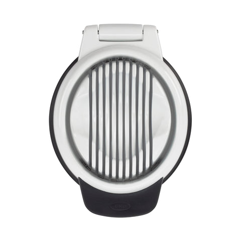 Cortador de huevos OXO Good Grips, vista general para uso diario.