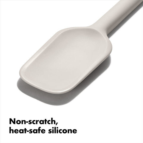 Silicona antirayado de OXO Good Grips, segura para sartenes antiadherentes.
