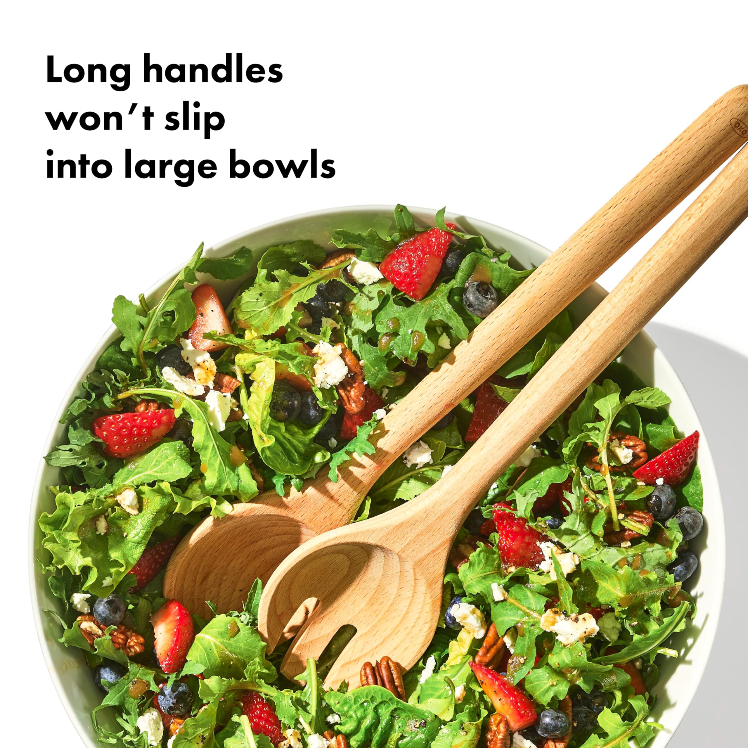 OXO Good Grips Dientes espaciados, evita atascos al mezclar ensalada.