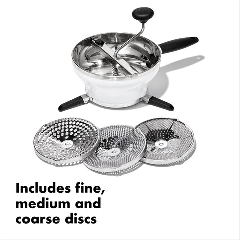 OXO Good Grips Food Mill con disco grueso para patatas cremosas.