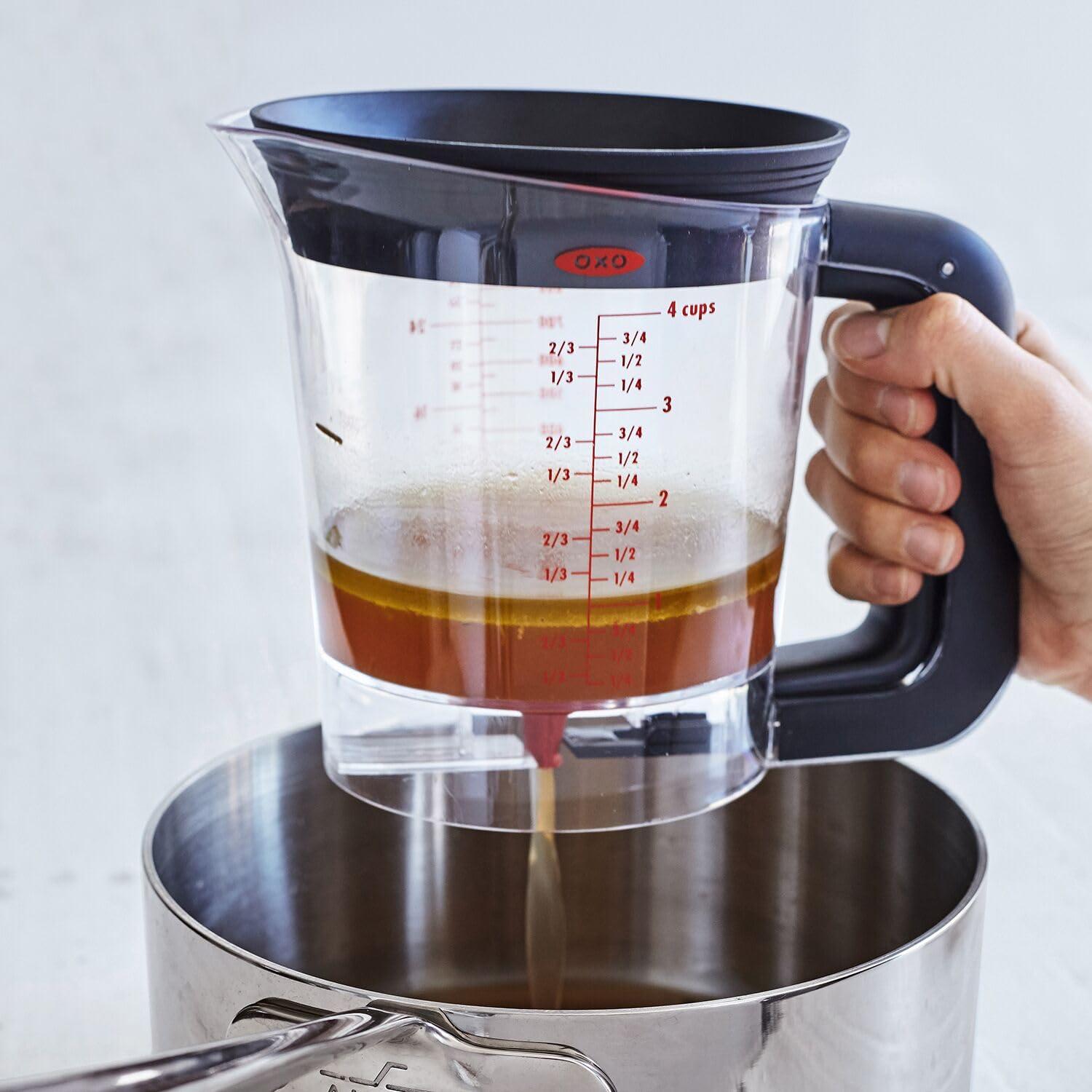 OXO Good Grips Good Gravy: mango antideslizante para verter con control