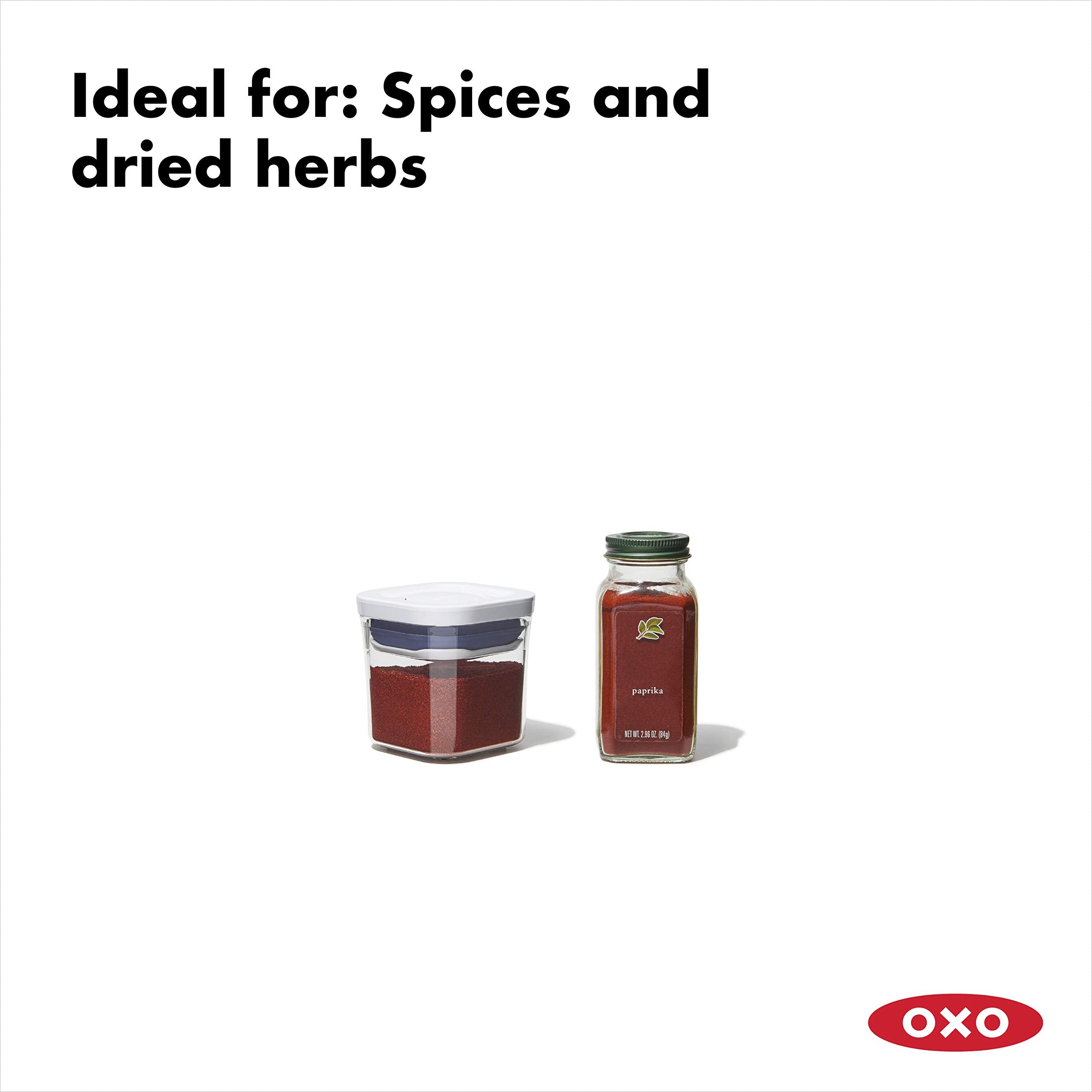 Cierre hermético de OXO Good Grips Mini POP para frescura prolongada de especias.