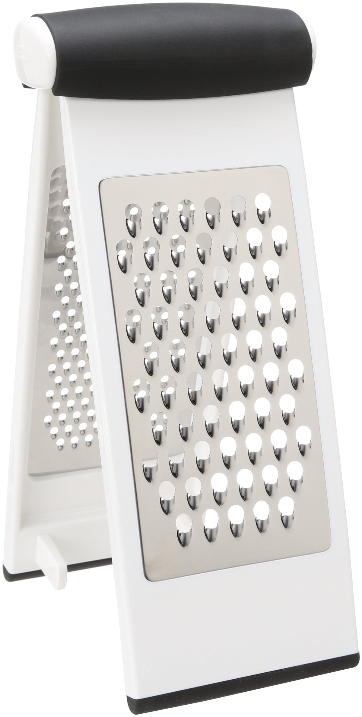 OXO Good Grips Multi Grater en uso vertical para rallado preciso.