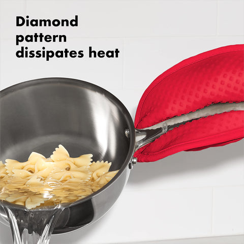 OXO Good Grips patrón diamante antideslizante, mejora el agarre.