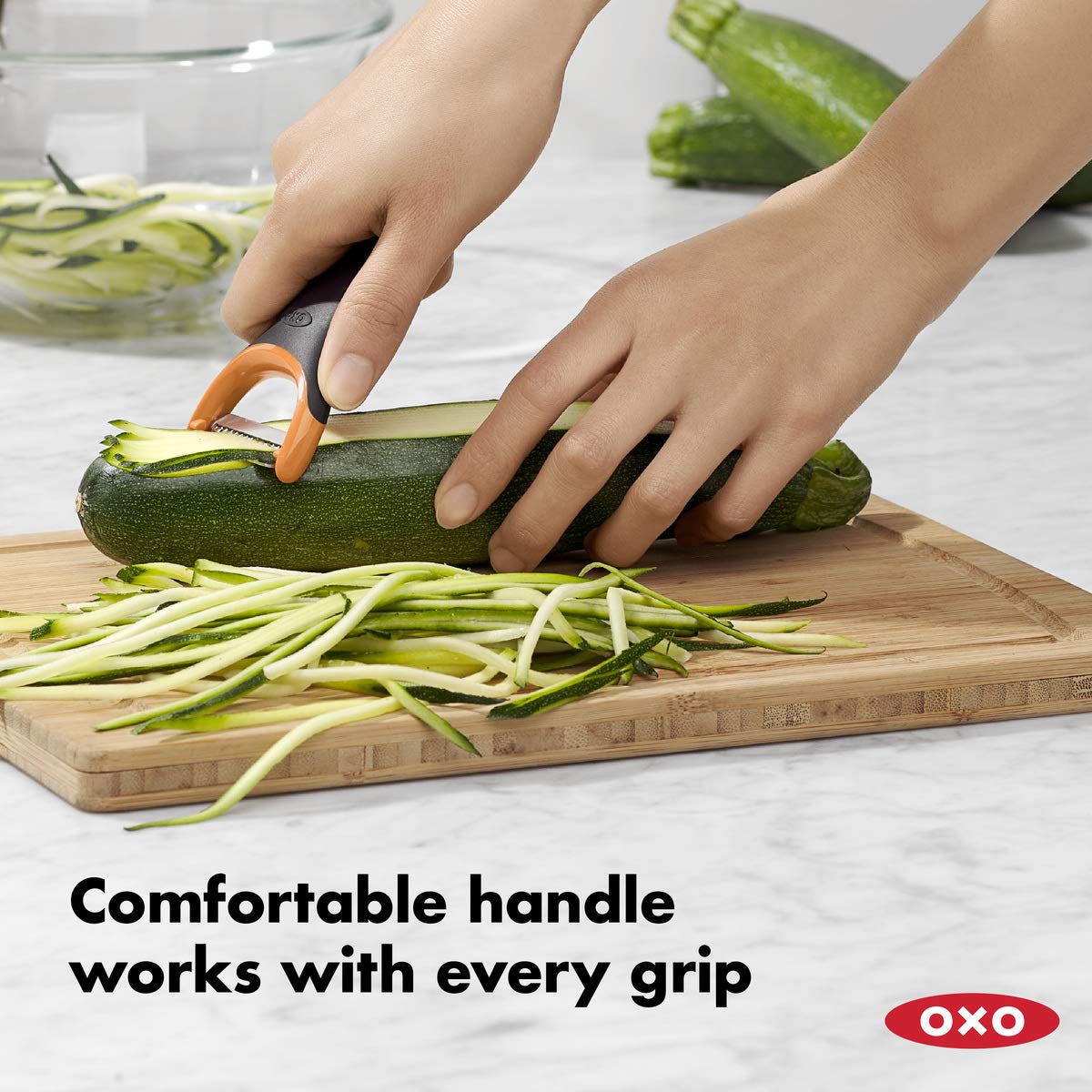 OXO pelador julienne mango antideslizante para uso cómodo