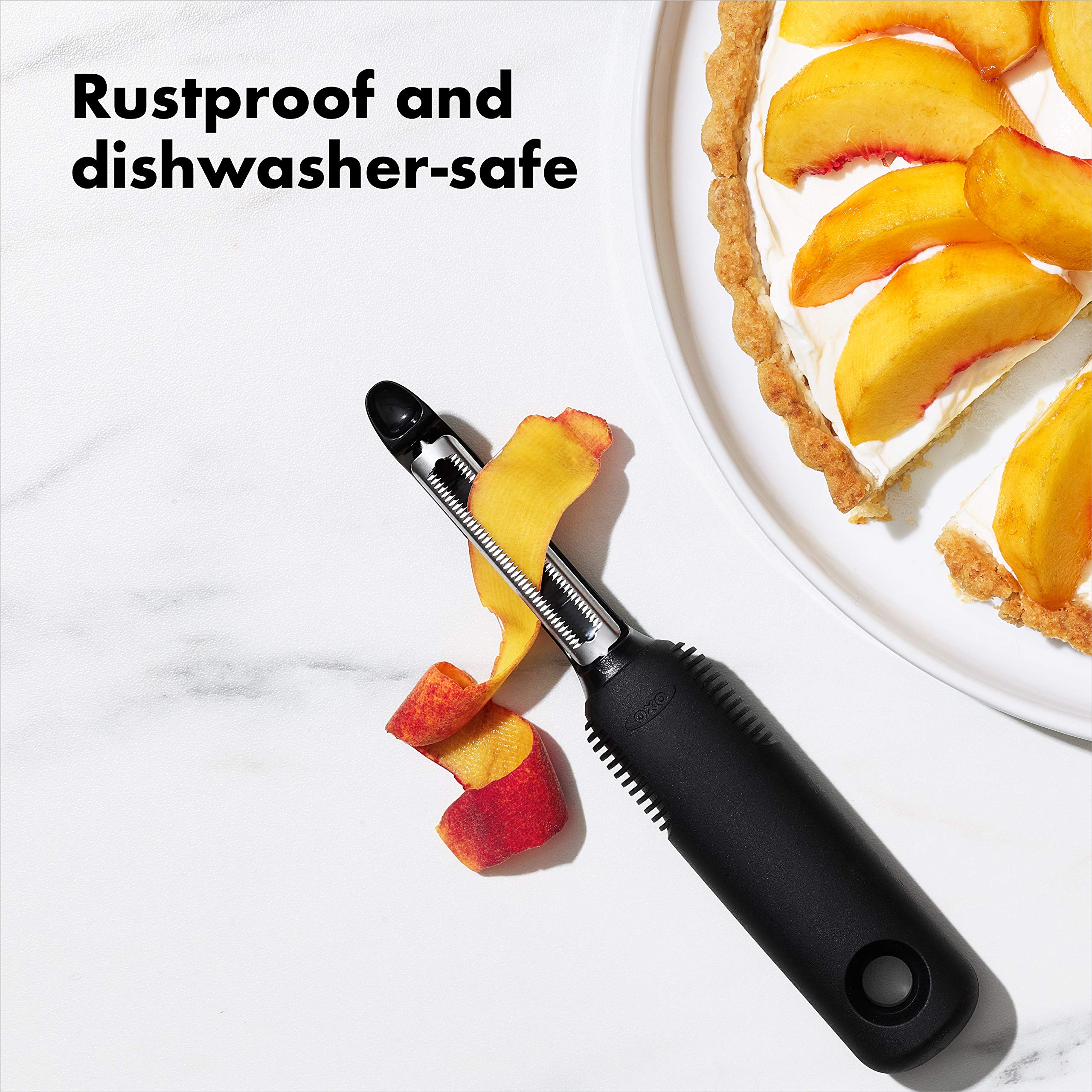 OXO Good Grips Pelador Serrado tratando piel cerosa de frutas