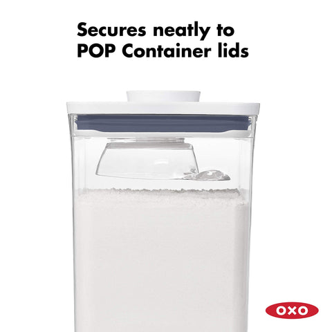 OXO Good Grips POP: diseño ergonómico que facilita tomar porciones fácilmente.