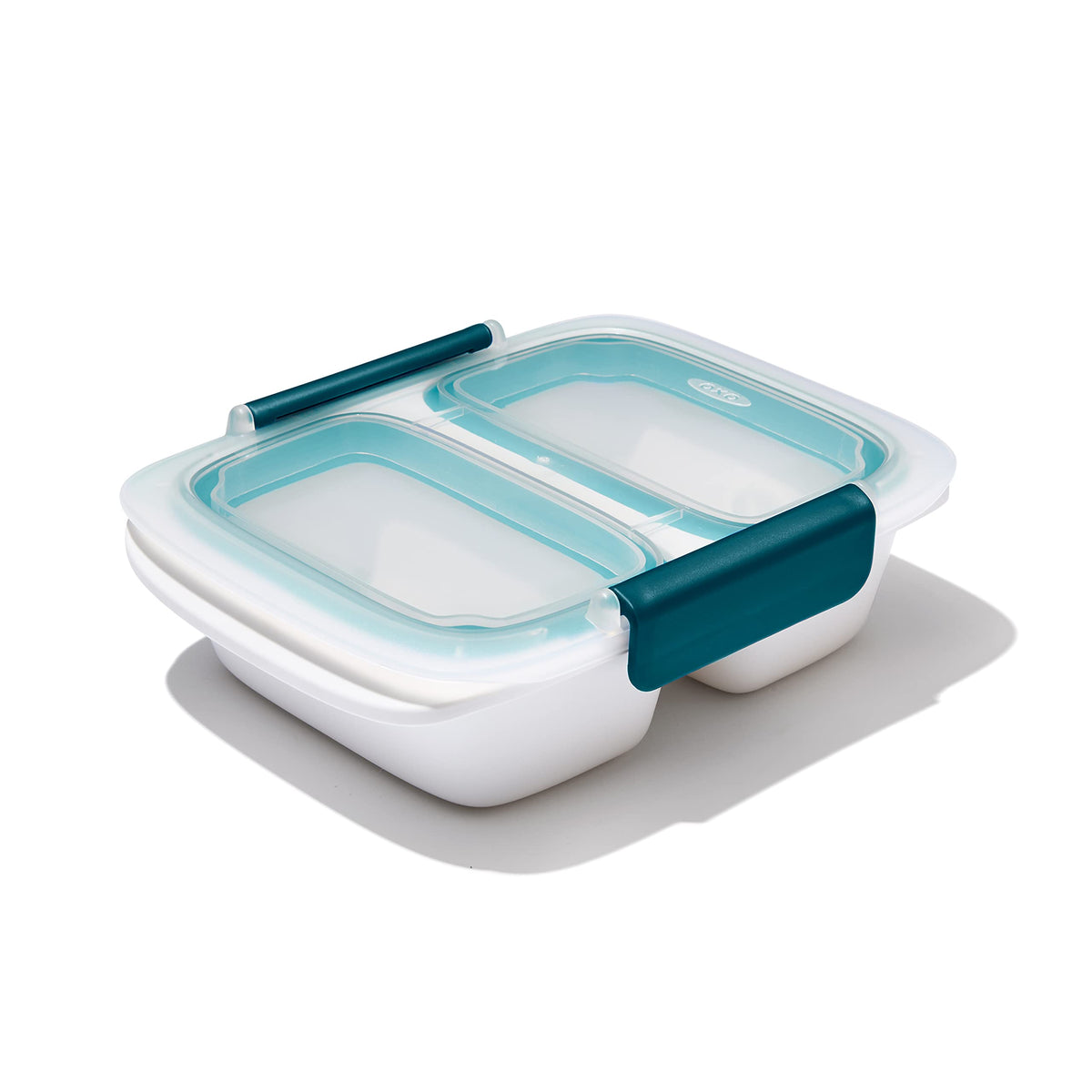 OXO Good Grips Prep & Go con contenedor dividido de 2 tazas para porciones fáciles.