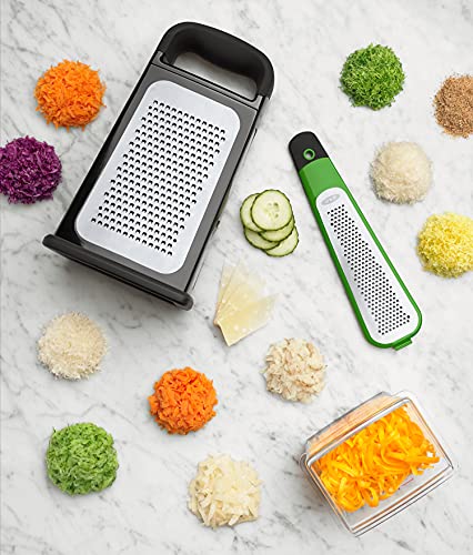 Espacio de almacenamiento integrado en el rallador de OXO Good Grips
