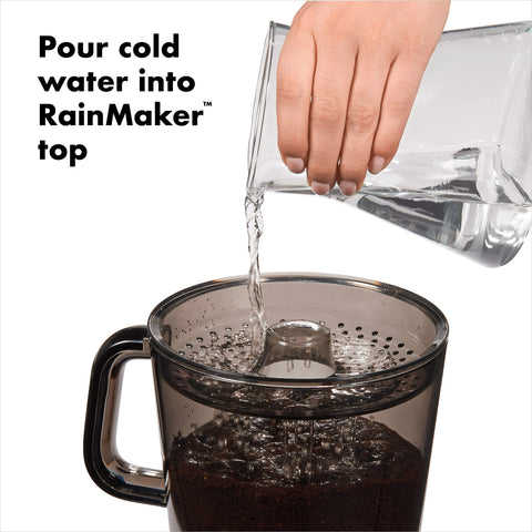 OXO Good Grips repartidor de agua distribuye de forma uniforme sobre posos