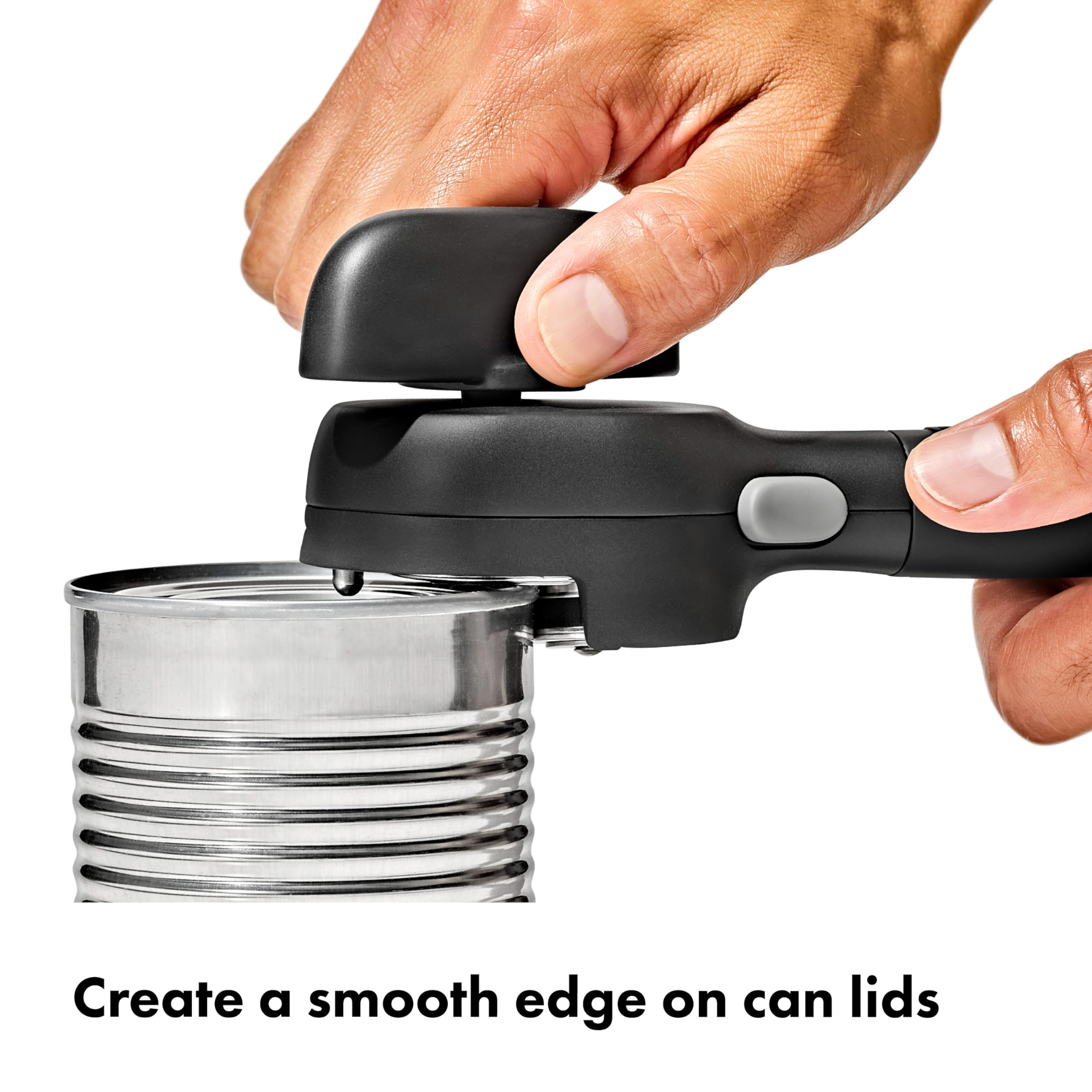 OXO Good Grips rueda de corte en acero inoxidable para uso limpio.